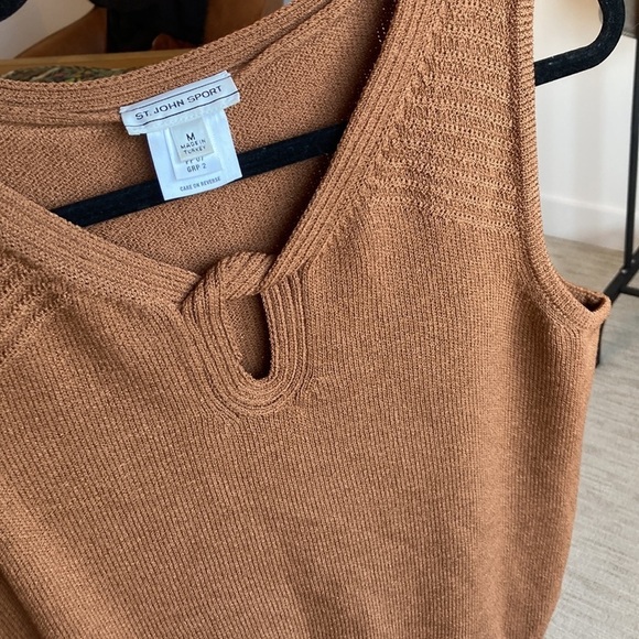St. John Sport Wool Sweater Tank - Picture 5 of 7